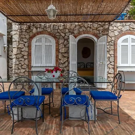 Σπίτι διακοπών Beautiful With View In The Heart Of Κάπρι