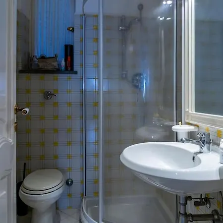 Beautiful With View In The Heart Of Ferienhaus *