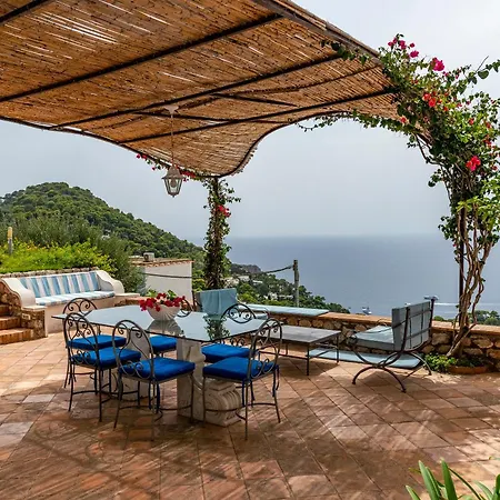 Beautiful With View In The Heart Of Casa vacanze *
