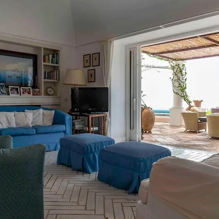 Beautiful With View In The Heart Of Капри