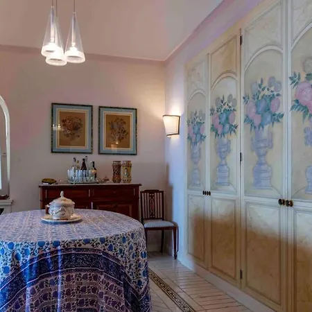Holiday home Beautiful With View In The Heart Of Capri