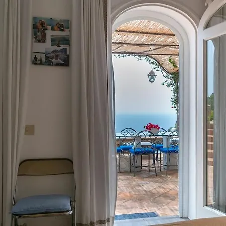 Дом отдыха Beautiful With View In The Heart Of Капри